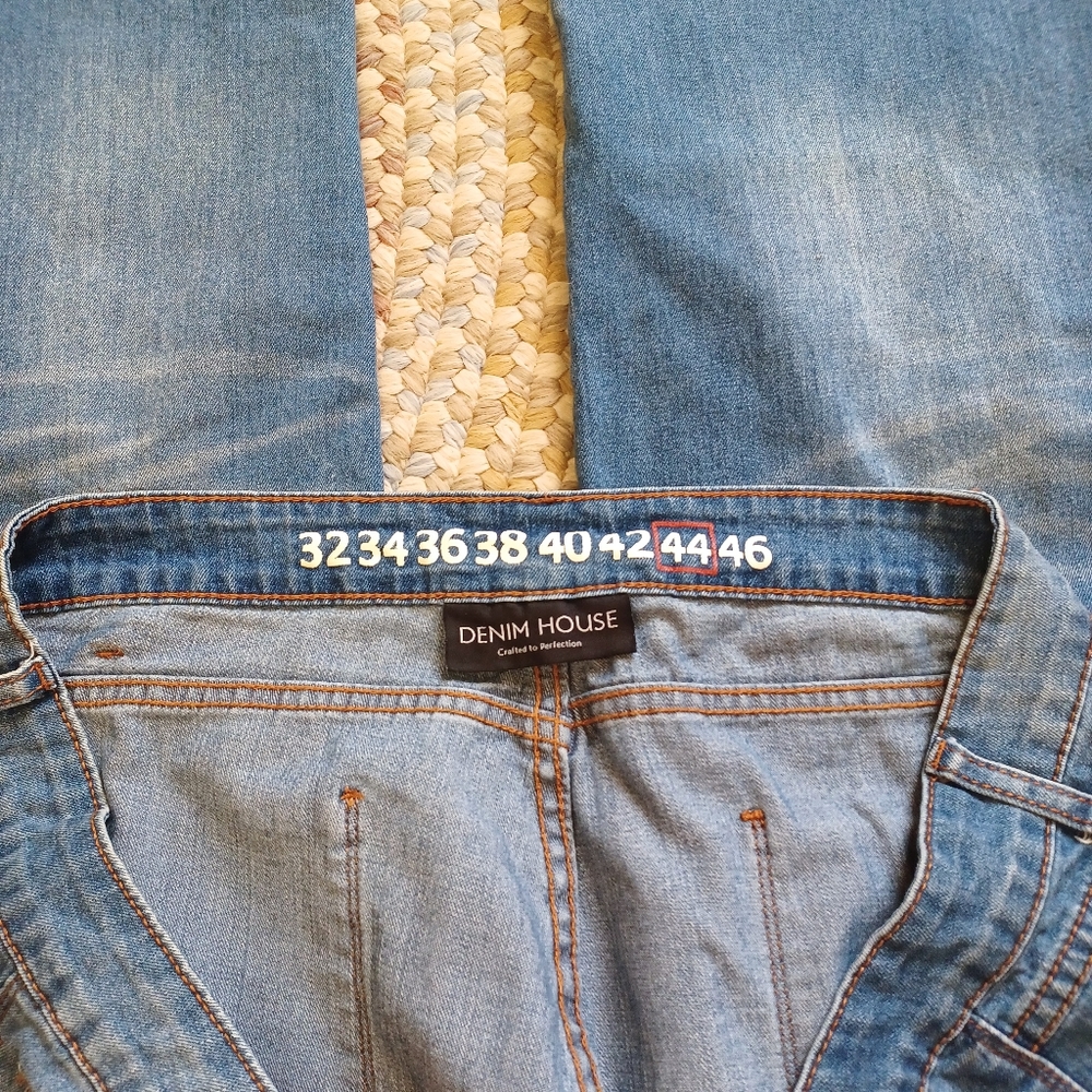 HP🔥Men's Denim House Distressed Button Fly Jeans (44x31) - Picture 9 of 10